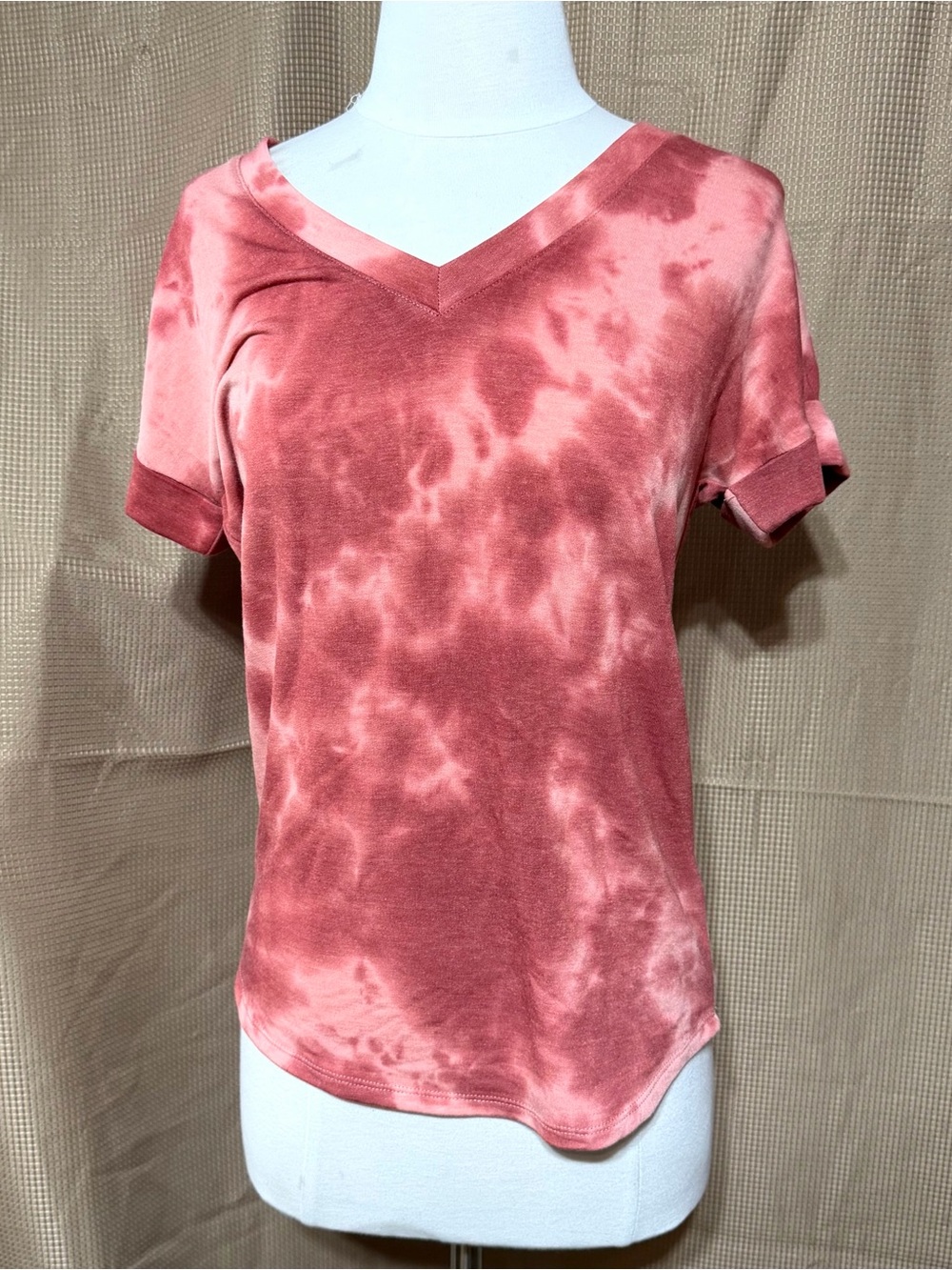 Cupio Coral Tie-Dye V-Neck Short Sleeve Top